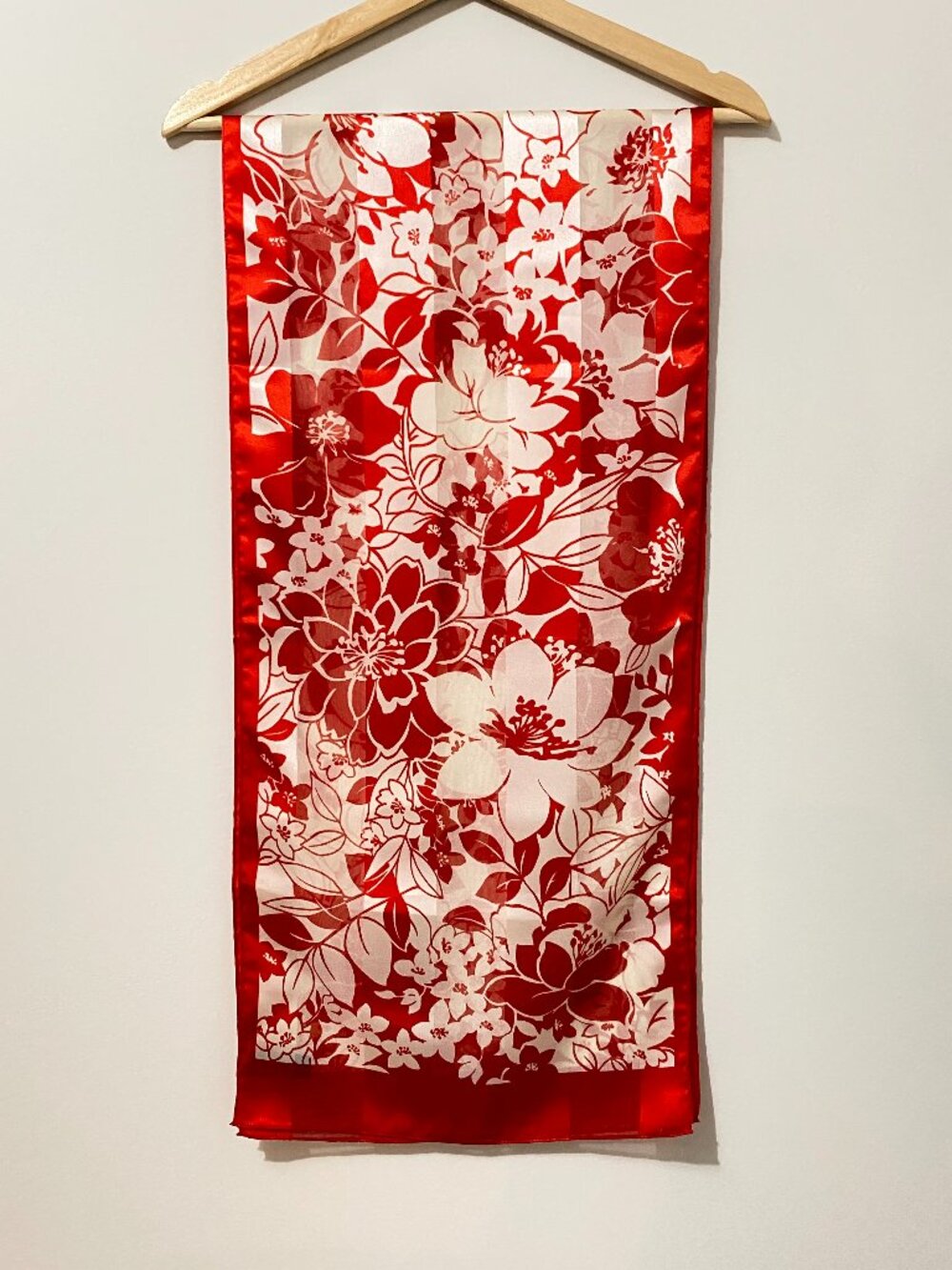 2/$20 👒 Vintage Oldstock Sheer Scarf with Red and White Floral Print 70s Retro